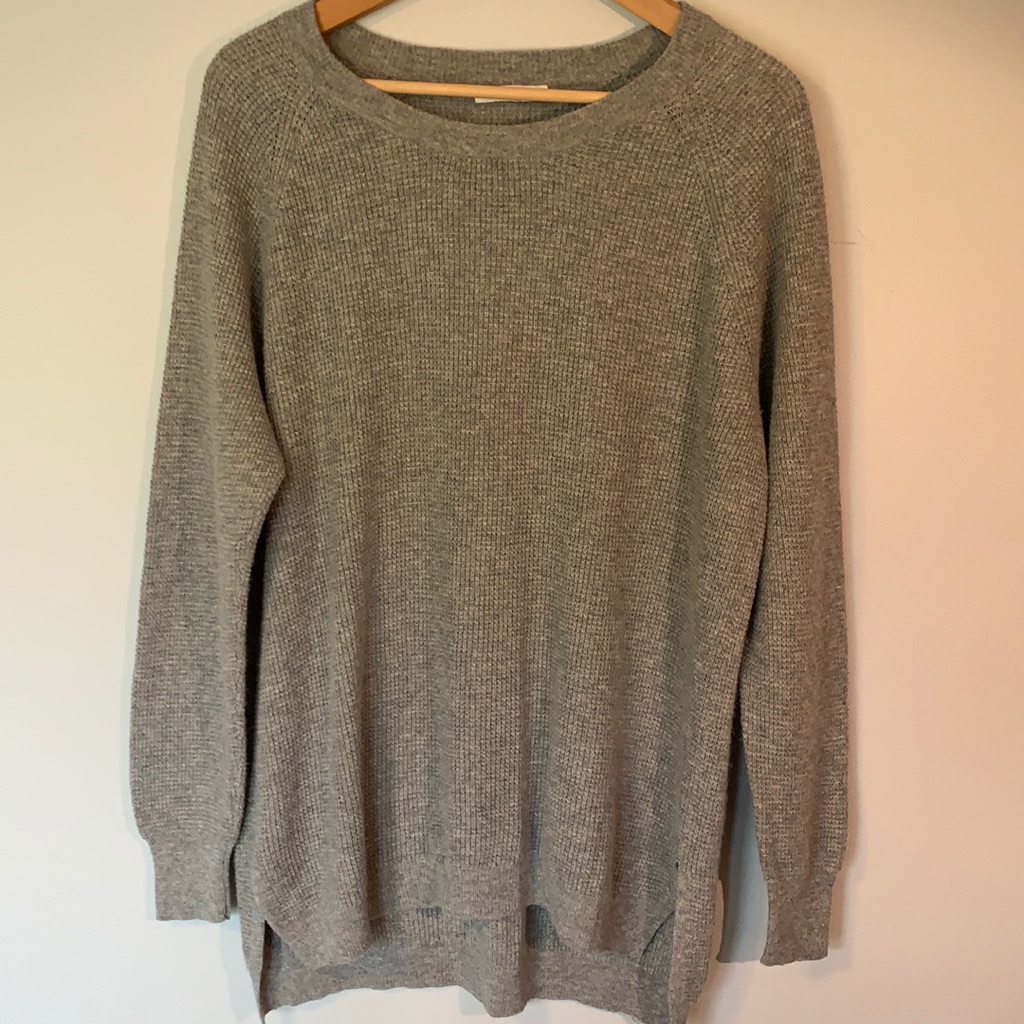 Heather Gray Light Weight Madewell Sweater.